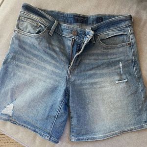 Lucky Brand Roll Up Mid Rise Shorts in Size 6
